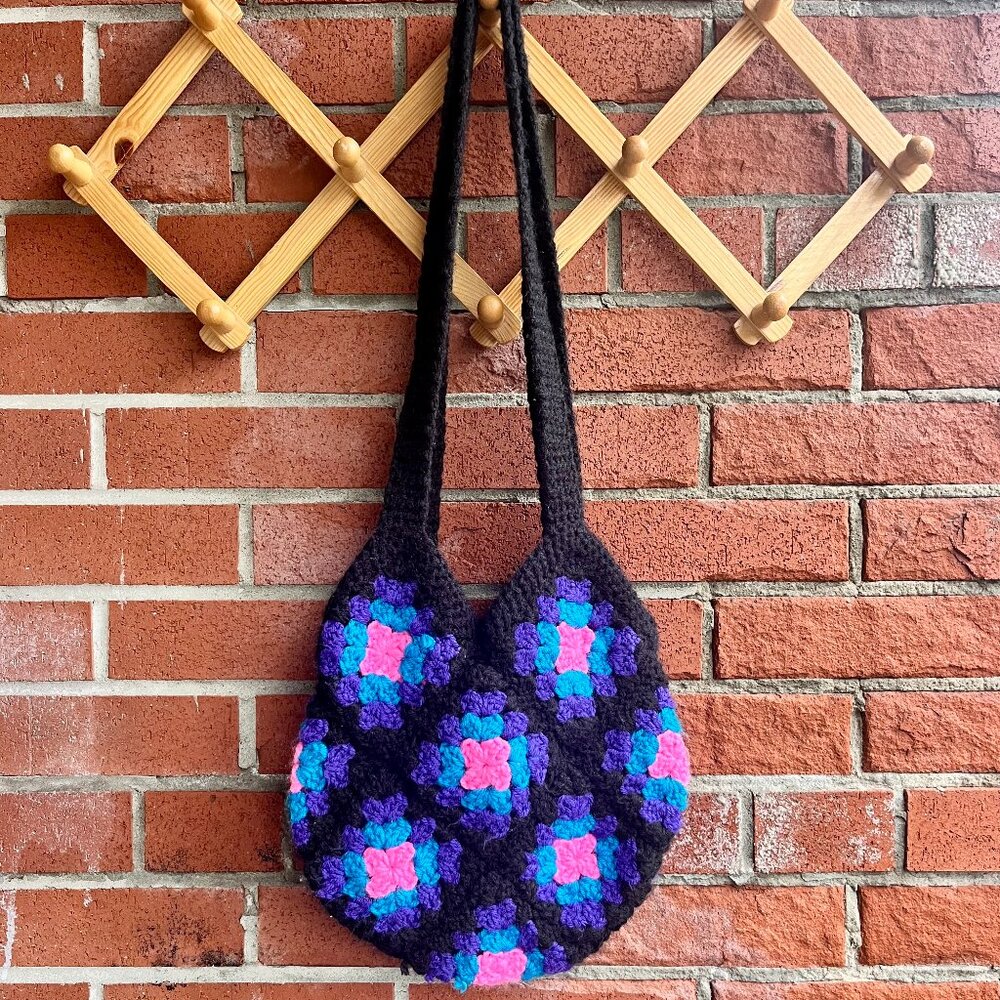 Vintage Handmade Knit Shoulder Purse - Granny Squares purse